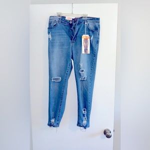 Women’s high rise distressed jeans